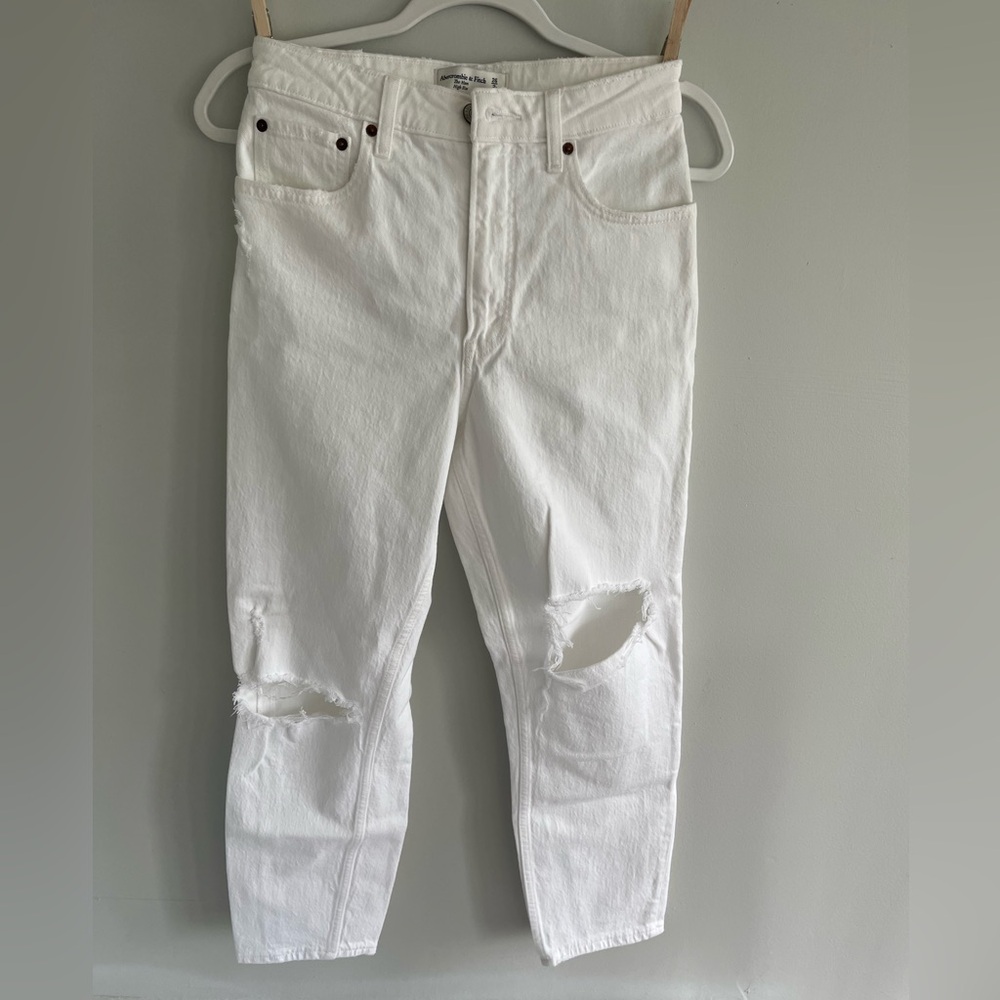Abercrombie Distressed The Mom High Rise Jeans (Curve Love) 26R